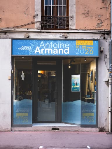 Façade du local de campagne Antoine Armand - Acteurs d'Annecy, rue Royale à Annecy
