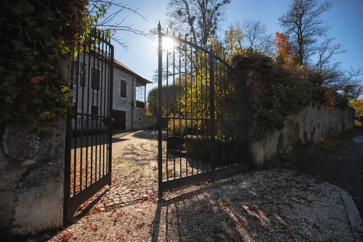 Embellir la place de l'Hôtel de Ville