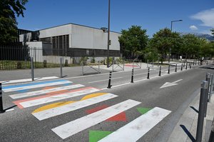 Passage piéton sécurisé devant l’école Vallin-Fier à Annecy